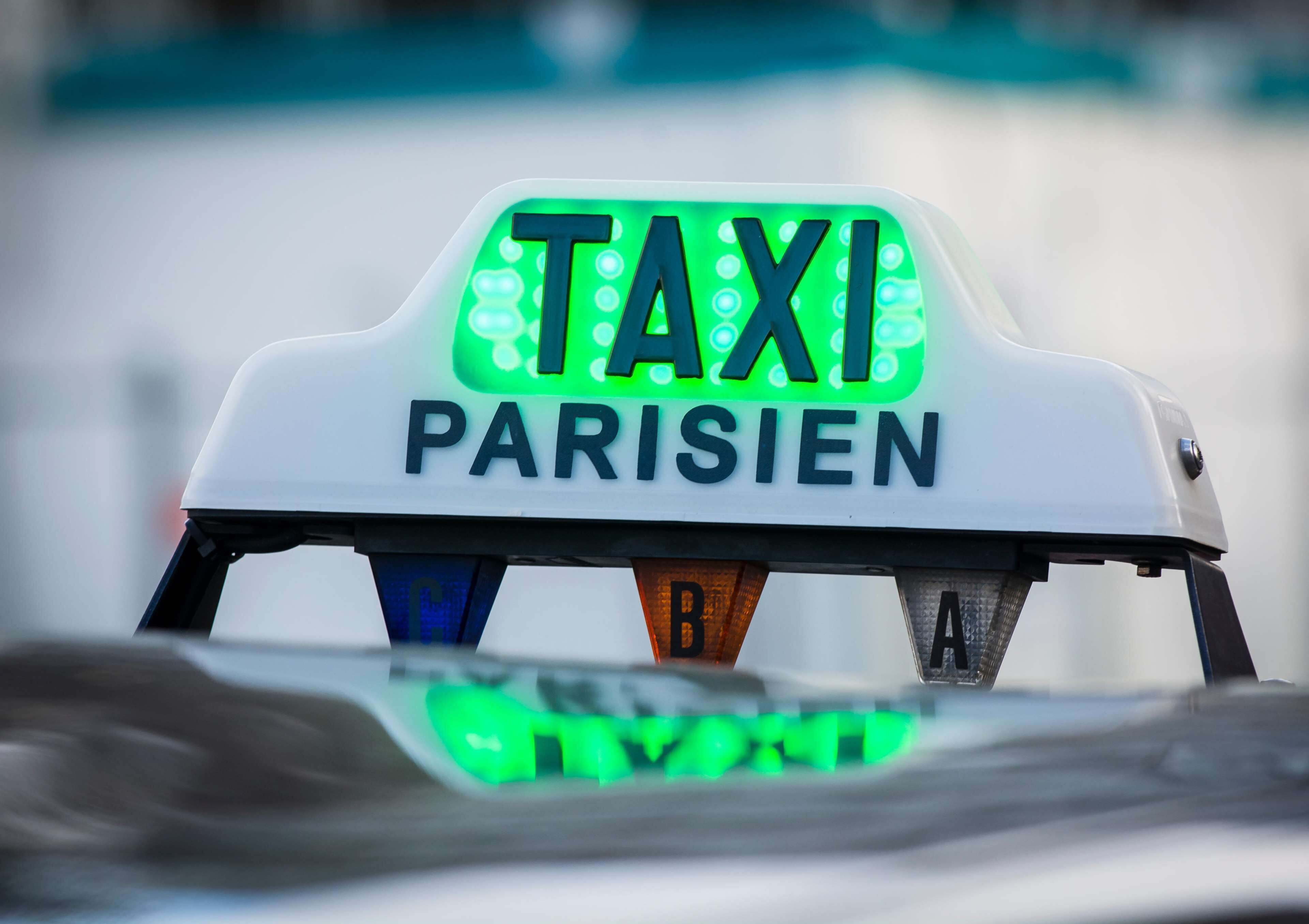 lunch, dinner served; french cuisine, garden views