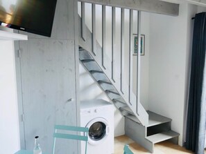 Interior - LE STUDIO, Gîte 3. Clos des Aigrettes, 30m from La Cotiniere Port (Saint-Pierre-d'Oléron)