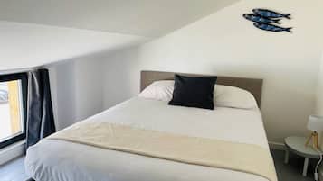 1 slaapkamer, een strijkplank/strijkijzer, gratis wifi, beddengoed