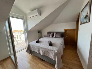 1 bedroom, free WiFi, bed sheets - Room in Zaton (Zadar) with Seaview, Terrace, WIFI, Washing machine (4141-7) (Nin)