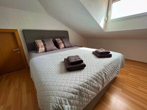 1 bedroom, free WiFi, bed sheets