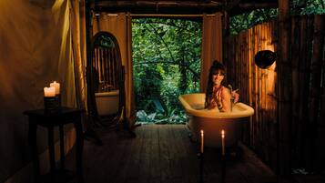 Superior Tree House, Bathtub, Hill View | Bathroom | Shower, free toiletries, hair dryer, towels