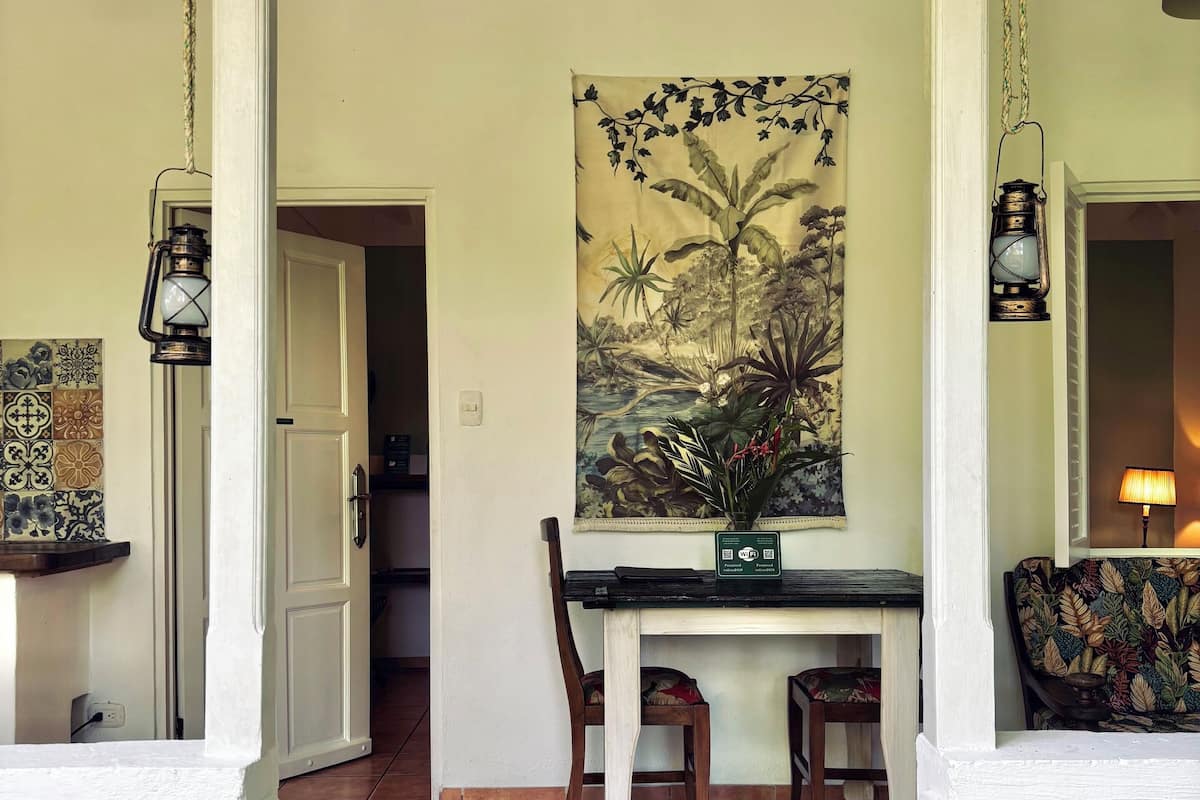 Comfort Villa, Hill View | Living area | Books