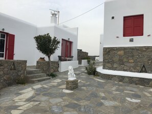 Balcony - Panoramic view apartment for 2 people near Ornos beach  (Ornos Mykonos)