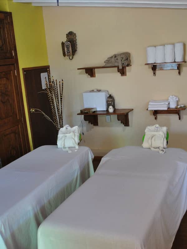 Soins d'aromathérapie, massages aux pierres chaudes