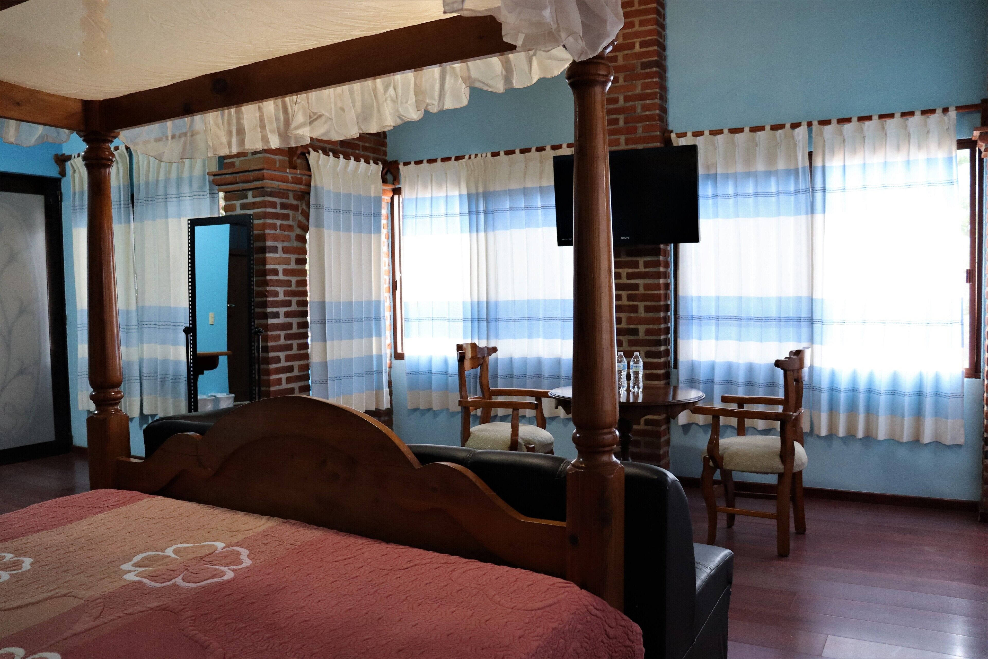 junior room | 1 bedroom, individually decorated, iron/ironing board, free wifi