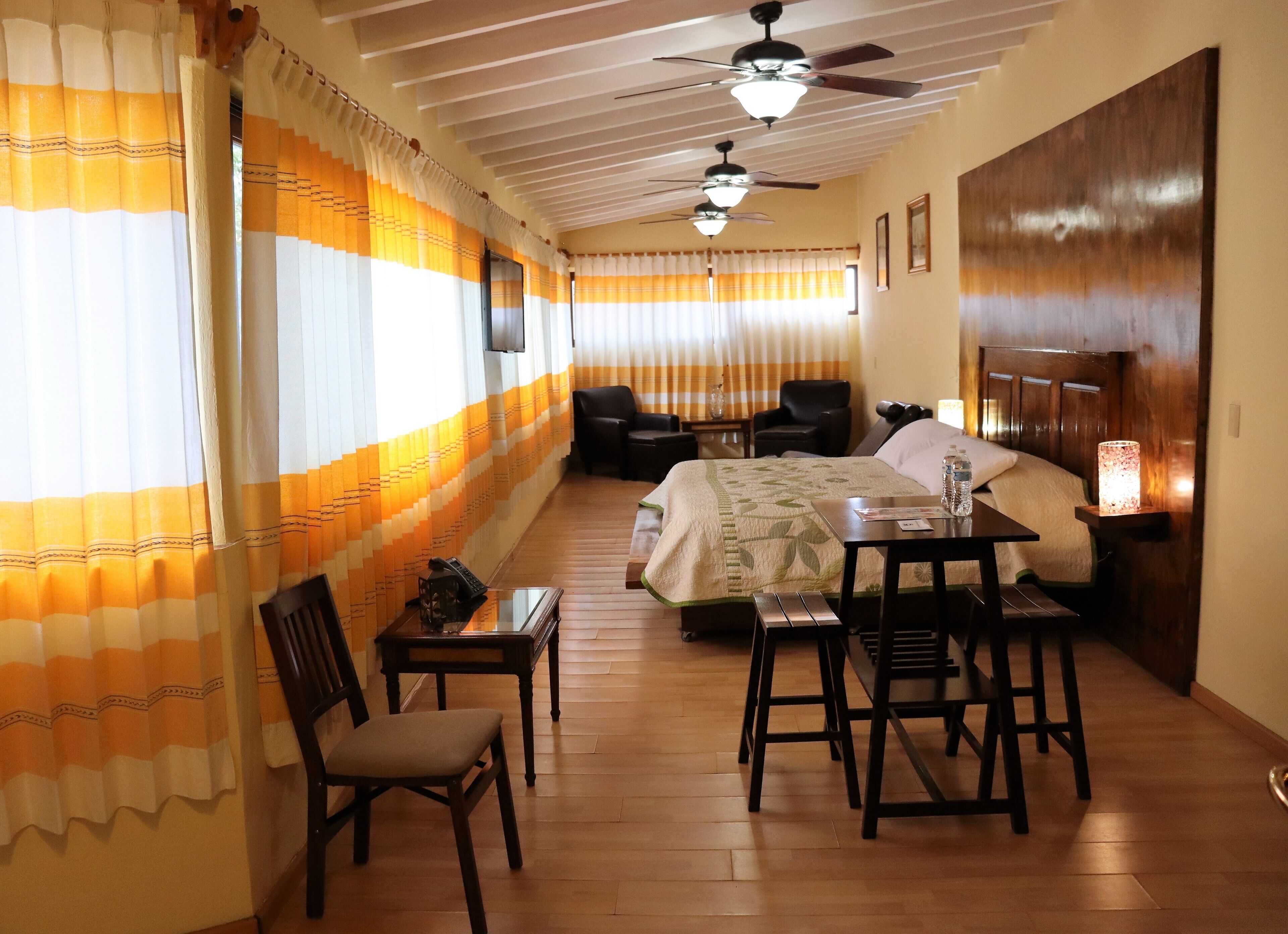 superior room | 1 bedroom, individually decorated, iron/ironing board, free wifi