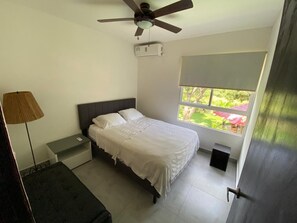 4 bedrooms, desk, free WiFi, bed sheets