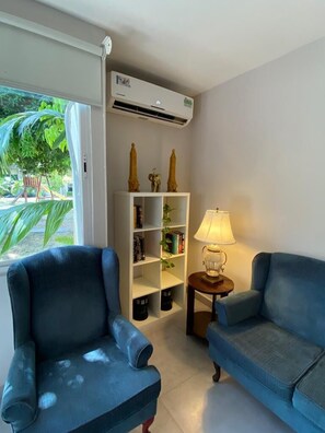 Smart TV - Perfect countryside stay with options of mountains or beach  (Las Uvas)
