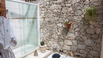 Salvador Dali | Private spa tub