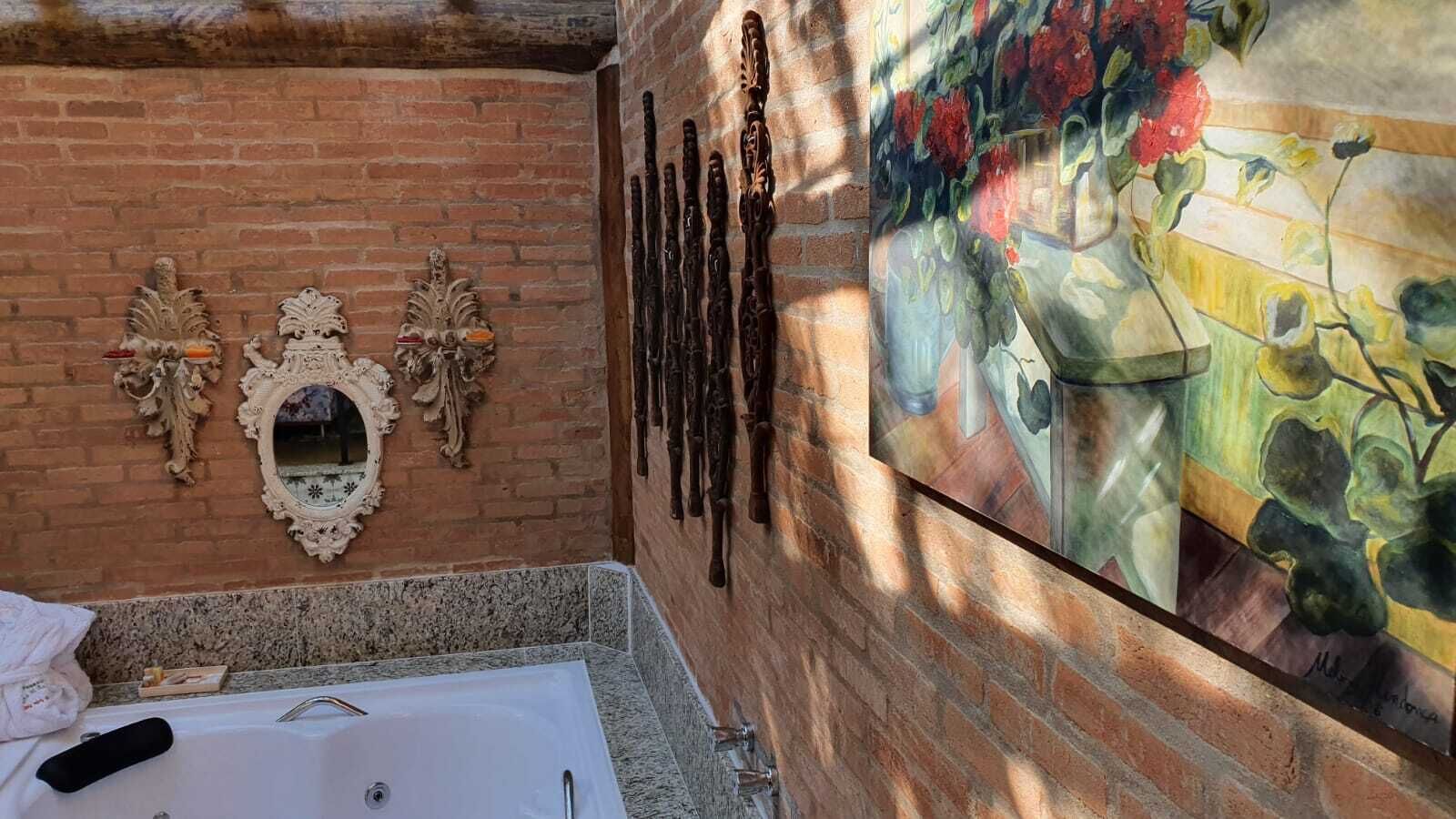 pablo picasso | bathroom | free toiletries, hair dryer, bathrobes, slippers