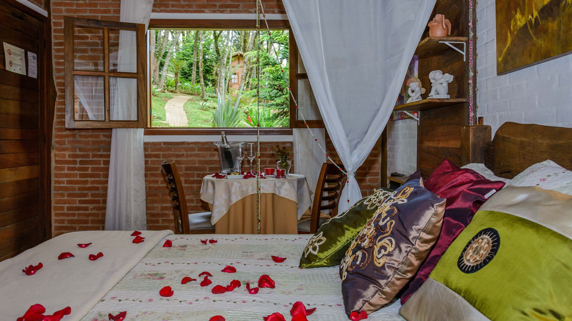 aldemir martins | 1 bedroom, egyptian cotton sheets, premium bedding, down duvets