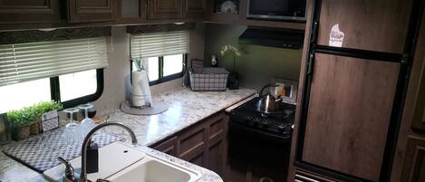 Microondas, placa de cocina