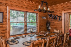 Casa, varias camas, hidromasaje, vista a la montaña | Cocina privada | Refrigerador, microondas, parrilla de estufa y lavavajillas