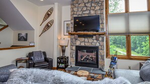 House, Multiple Beds, Hot Tub | Living room | 42-inch TV with cable channels, fireplace, DVD player - Eagle's Rest (McHenry)
