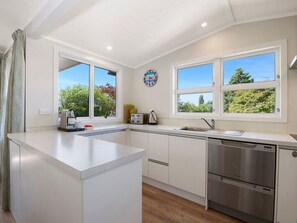 Fridge, microwave, oven, dishwasher - Wharewaka Hideaway - Wharewaka Holiday Home (Wharewaka)