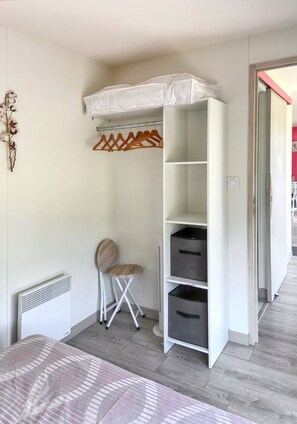 1 Schlafzimmer, Bügeleisen/Bügelbrett, Internetzugang