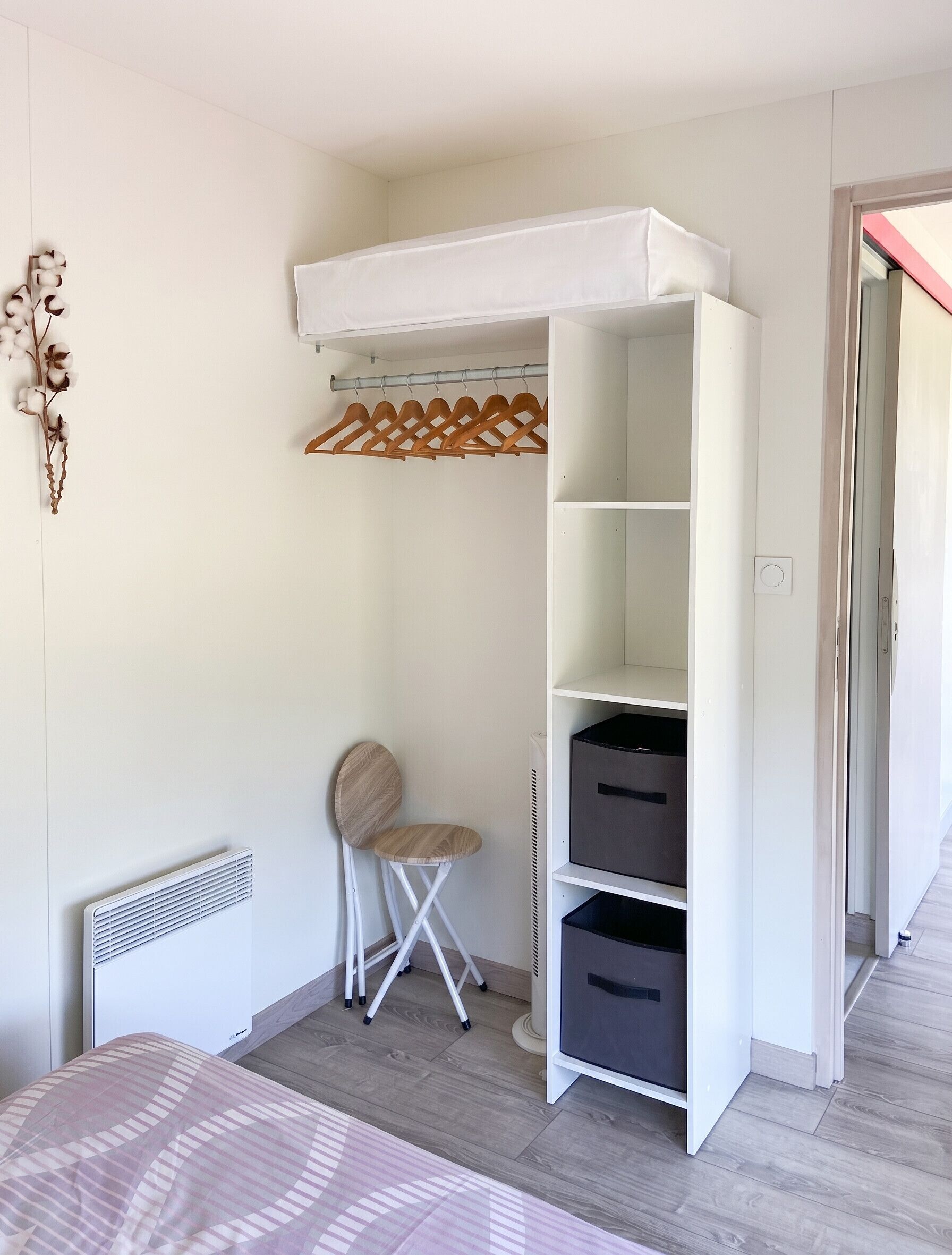 Bügeleisen/Bügelbrett, Reisekinderbett, kostenloses WLAN