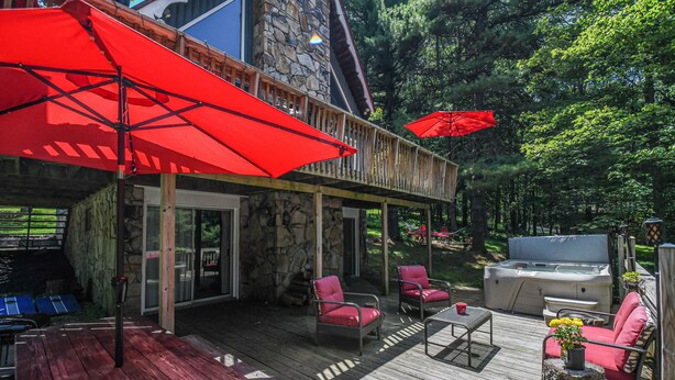 Balcony - Piney Bear Cabin (Swanton)