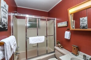 Bathroom - Piney Bear Cabin (Swanton)