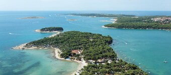 Room in Medulin with Terrace, Air condition, WIFI (3488-8)