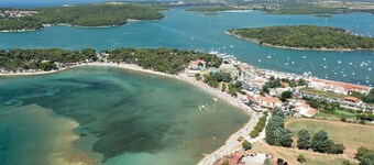 Room in Medulin with Terrace, Air condition, WIFI (3488-7)