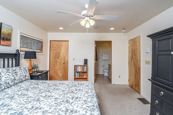 House, Multiple Beds, Hot Tub, Mountain View