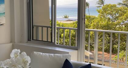 OCEANFRONT PROPERTY DIAMOND HEAD BEACH HOTEL unit 704