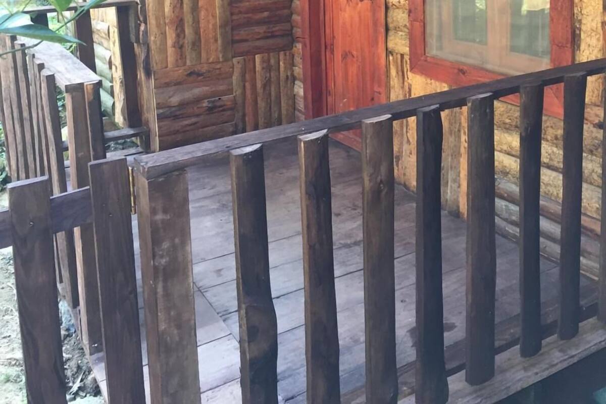 Esperanza Cabin
