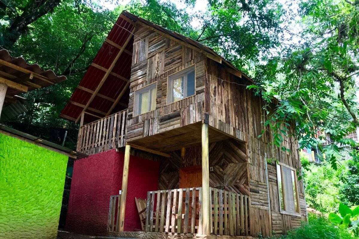 Rebeca Cabin