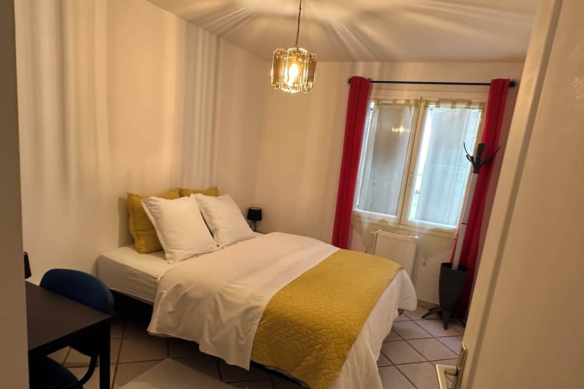 Single Room | 4 bedrooms, individually decorated, individually furnished