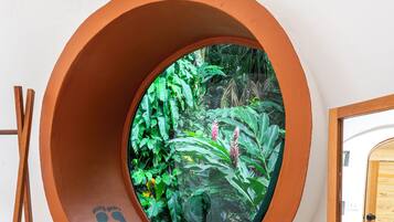 Hochwertige Bettwaren, Pillowtop-Betten, Zimmersafe