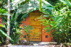 Ropa de cama de alta calidad y colchones con acolchado adicional