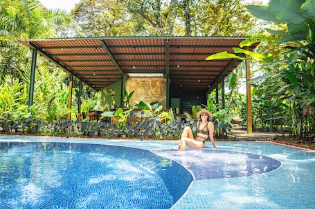 Außenpool, Liegestühle