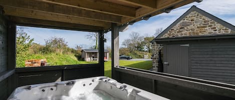 Bain à remous extérieur