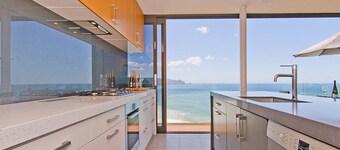 The Lookout - Tairua Holiday Home