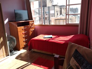 1 Schlafzimmer, Schreibtisch