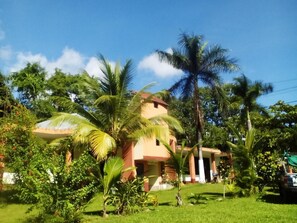 Property grounds - Hotel Paraiso Inn (Río Negro)