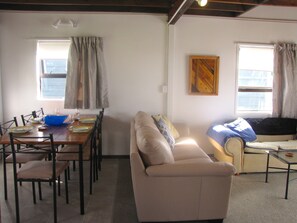 Living area - Central Cutie - Ohakune Holiday Home (Ohakune)