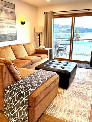 Smart TV, fireplace, video games, DVD player