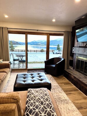 Smart TV, fireplace, video games, DVD player