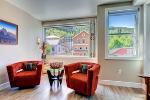 Apartment, 3 Schlafzimmer | Wohnzimmer | Fernseher