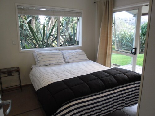Ocean Beach Honey - Tairua Holiday Home
