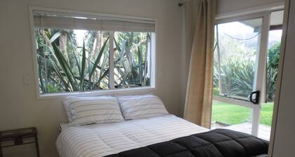 Ocean Beach Honey - Tairua Holiday Home