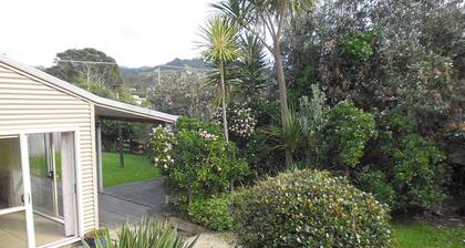 Ocean Beach Honey - Tairua Holiday Home