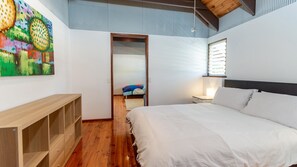 3 bedrooms, iron/ironing board, bed sheets - Unique Getaway 300m to Bribie Foreshore, Bongaree (BONGAREE)