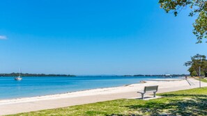 Beach - Unique Getaway 300m to Bribie Foreshore, Bongaree (BONGAREE)