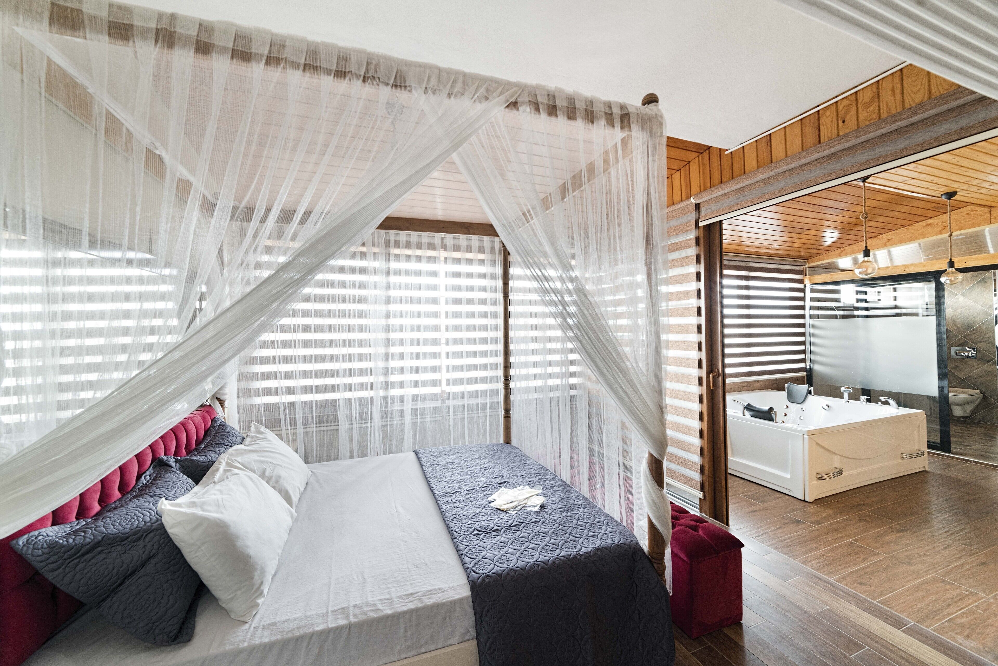 Royal-sviitti | Yksilöllisesti sisustettu, yksilöllisesti kalustettu