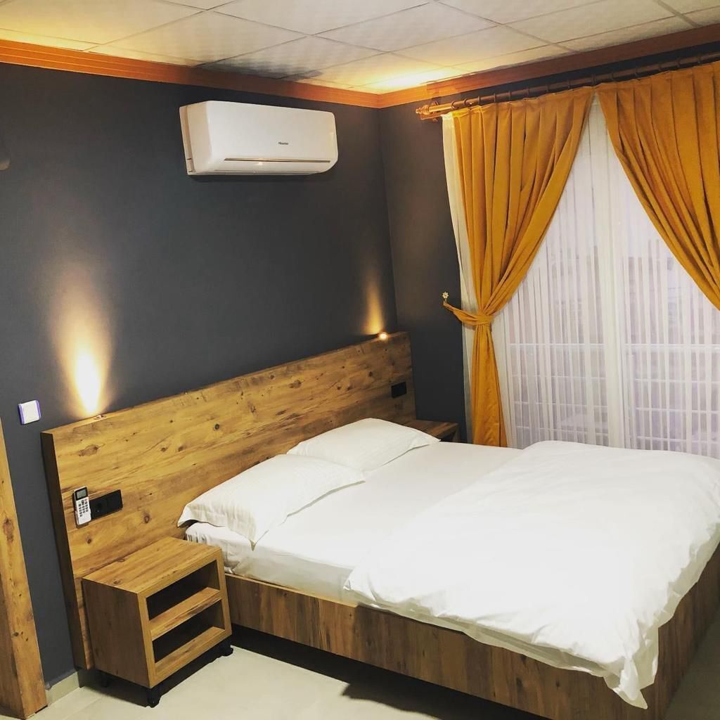 Comfort Suite | In-room safe, blackout curtains, iron/ironing board, free WiFi