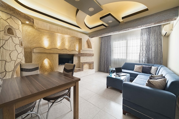 Suite Superior | Ruang keluarga | TV LCD